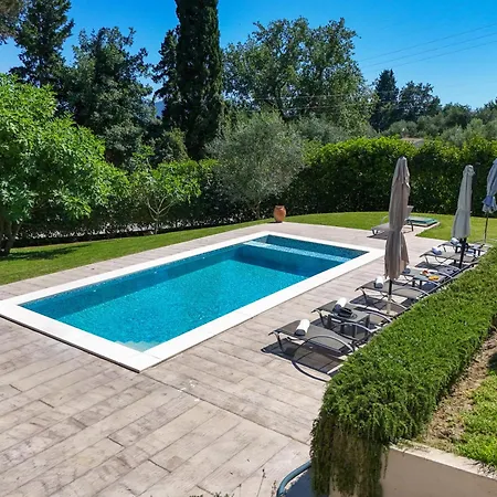 Voreas Villa Pouládes