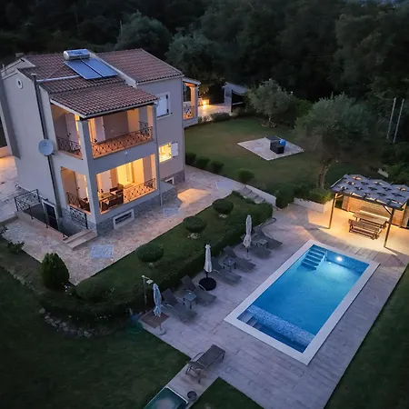 Voreas Villa Pouládes