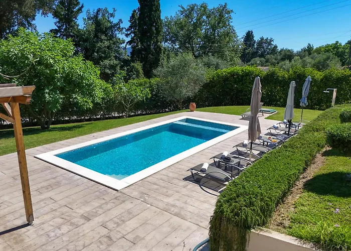 Voreas Villa Pouládes