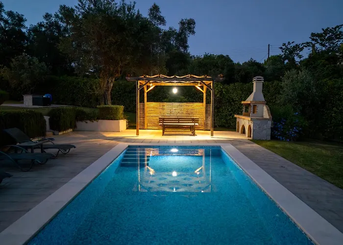 Voreas Βίλα Πουλάδες