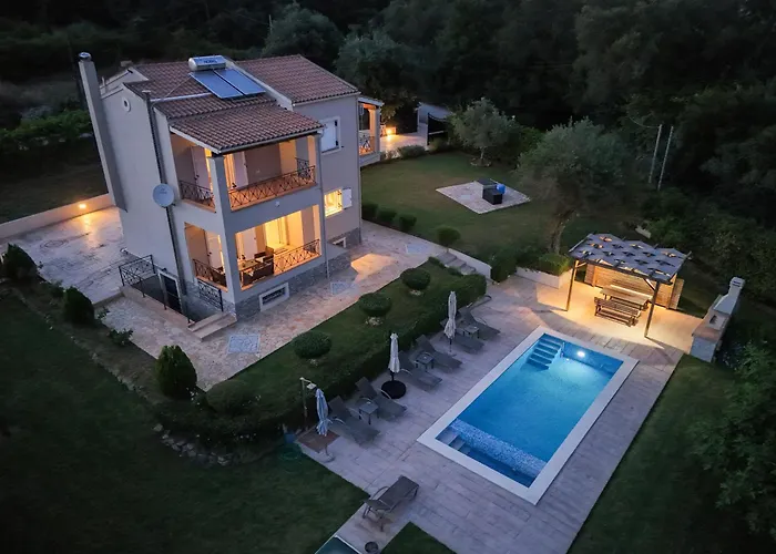 Voreas Villa Pouládes